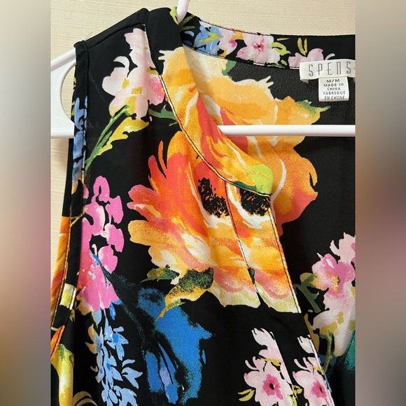 ⚫️ BOGO Black Flowy Long Top with Multicolor Floral Design Size Medium - Picture 5 of 9